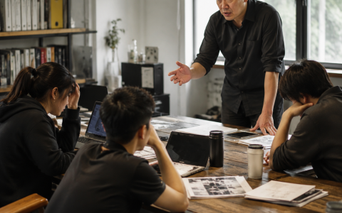 如何搭建ai员工？别先谈替代，先谈边界